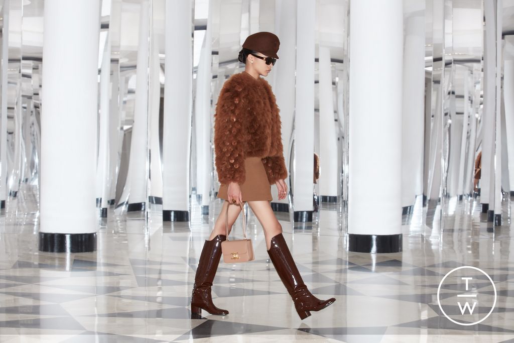 Fashion Week Paris Fall/Winter 2024 look 27 de la collection Celine womenswear