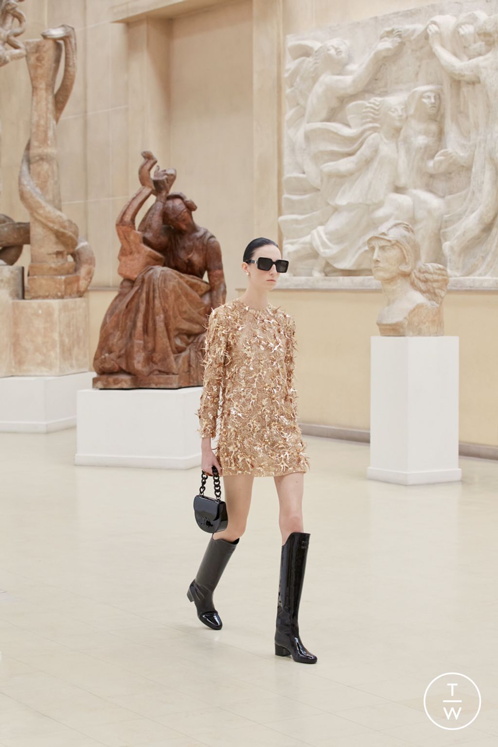 Fashion Week Paris Fall/Winter 2024 look 33 from the Celine collection womenswear