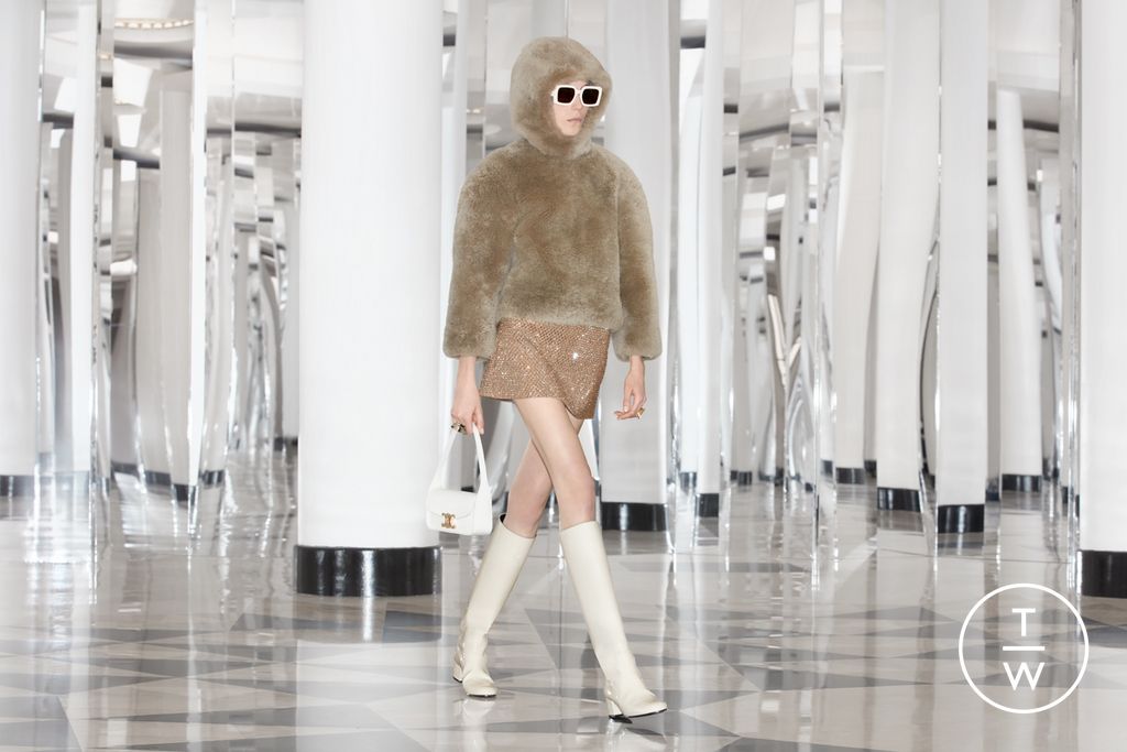 Fashion Week Paris Fall/Winter 2024 look 34 from the Celine collection 女装