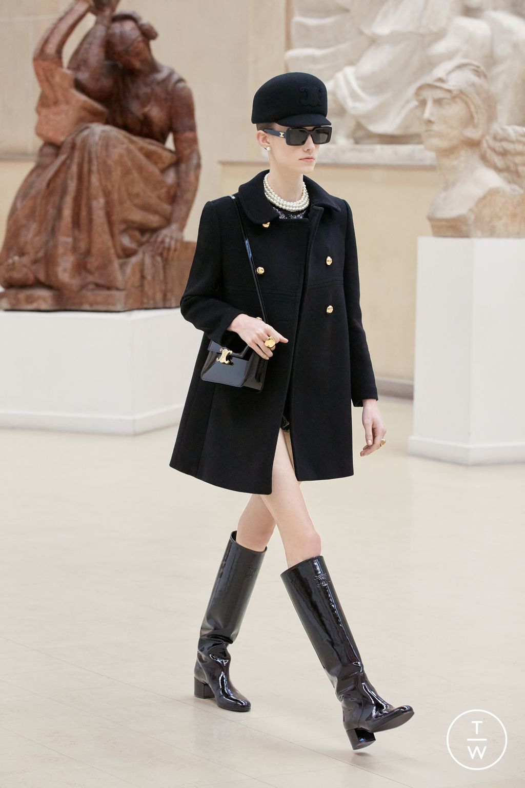 Fashion Week Paris Fall/Winter 2024 look 43 from the Celine collection womenswear