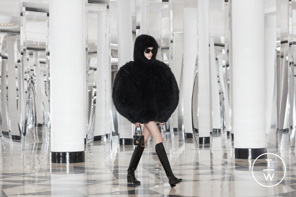 Fashion Week Paris Fall/Winter 2024 look 53 from the Celine collection 女装
