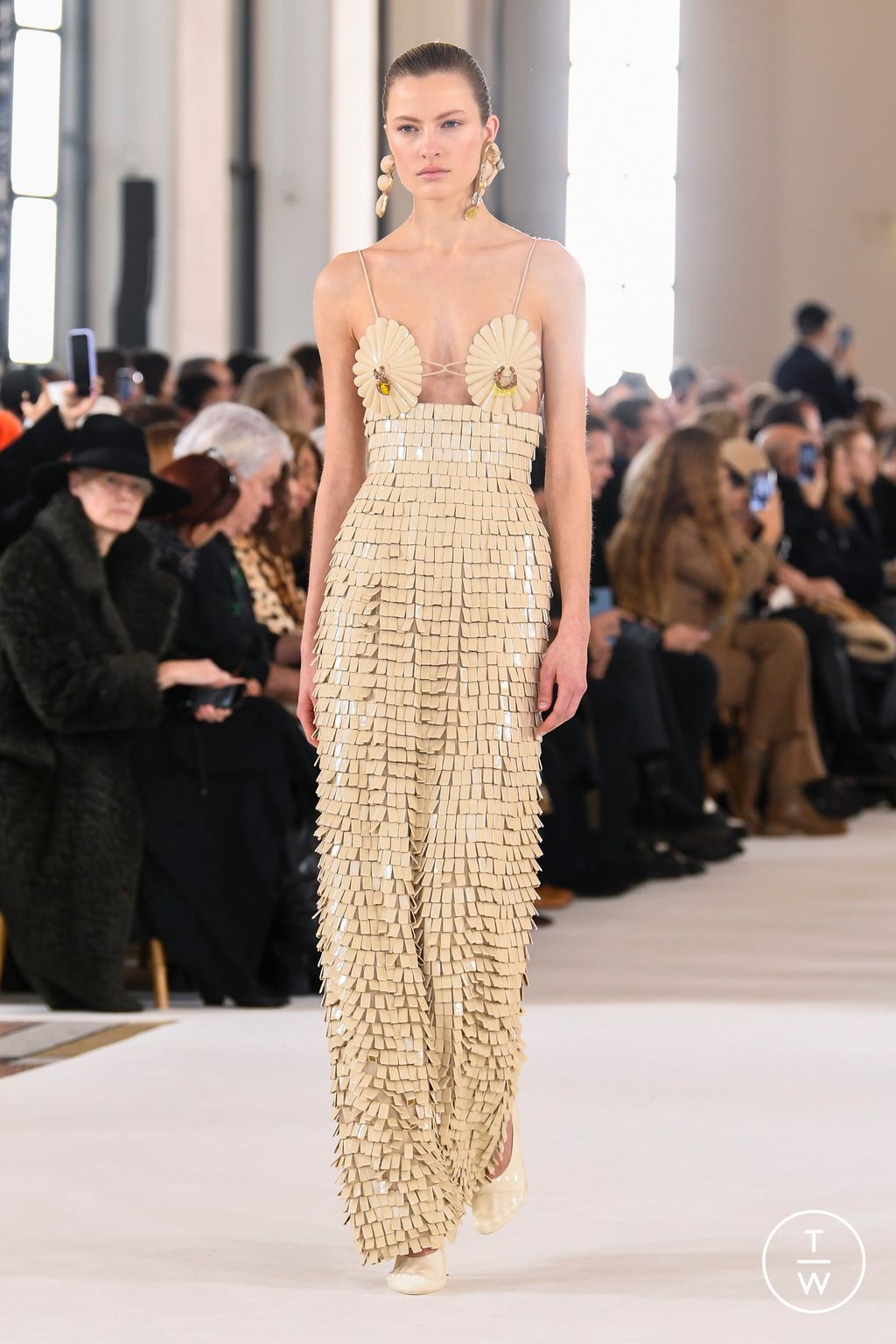 Fashion Week Paris Spring/Summer 2023 look 4 from the Schiaparelli collection couture