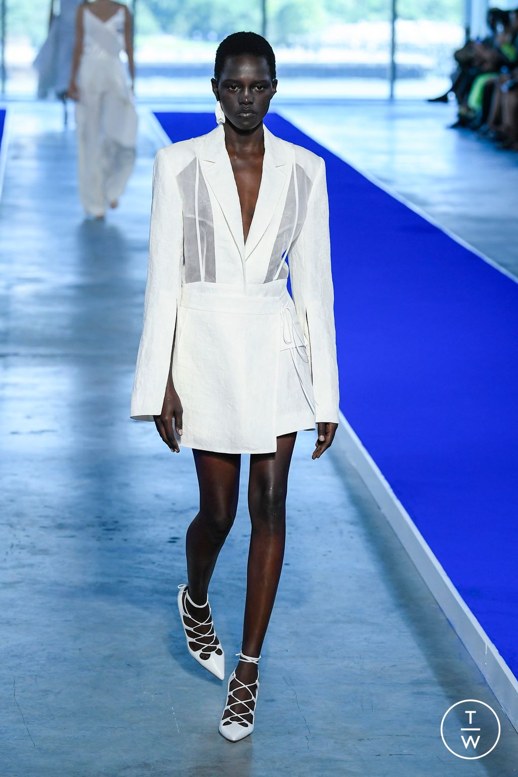 Fashion Week New York Spring/Summer 2023 look 1 from the Jason Wu collection 女装