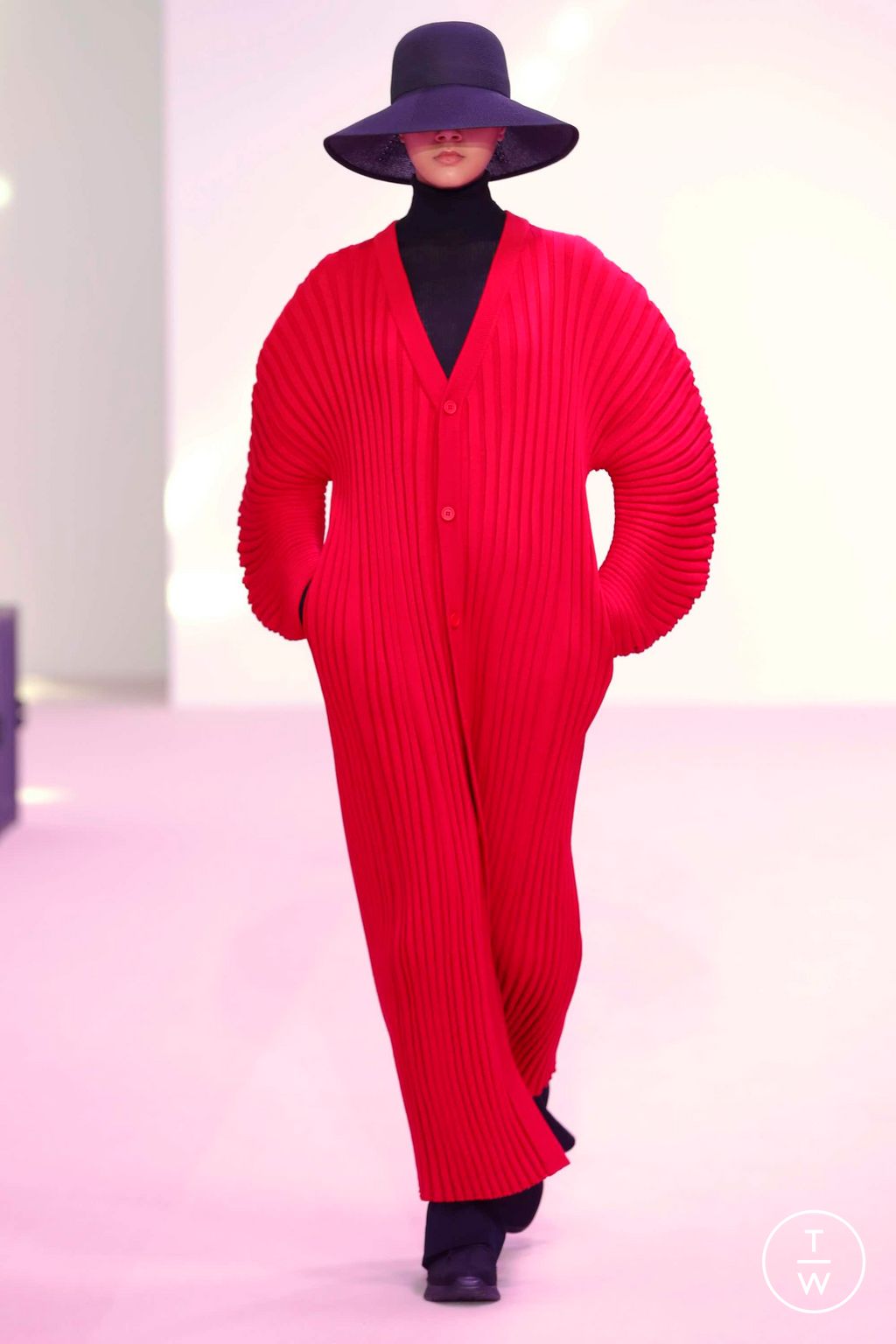 Fashion Week Paris Fall/Winter 2023 look 7 from the CFCL collection 女装
