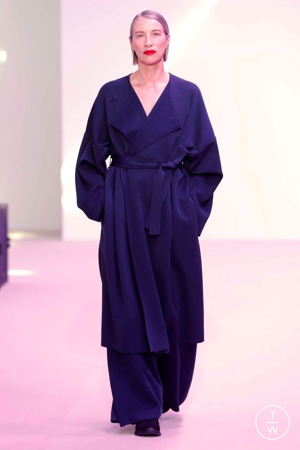 Fashion Week Paris Fall/Winter 2023 look 11 from the CFCL collection 女装