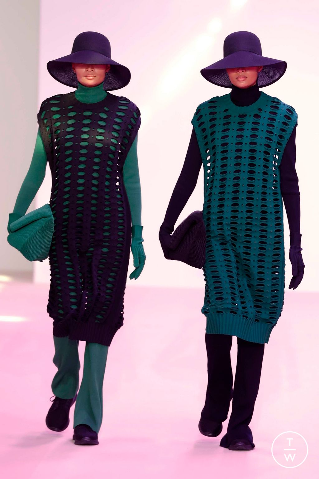 Fashion Week Paris Fall/Winter 2023 look 21 de la collection CFCL womenswear