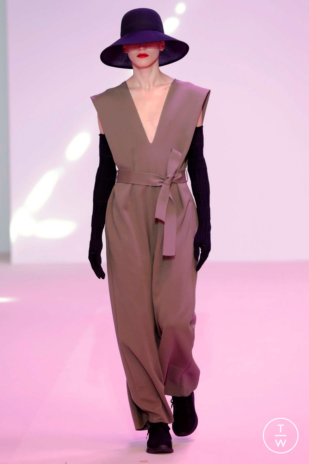 Fashion Week Paris Fall/Winter 2023 look 25 from the CFCL collection womenswear
