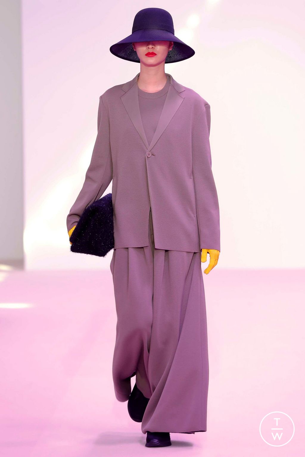 Fashion Week Paris Fall/Winter 2023 look 26 from the CFCL collection 女装