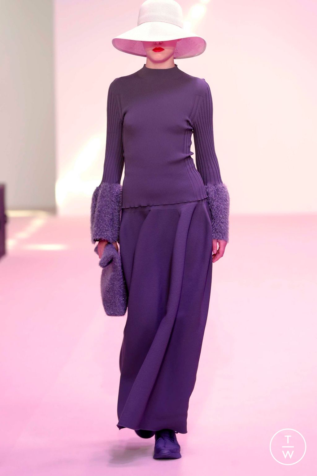 Fashion Week Paris Fall/Winter 2023 look 28 from the CFCL collection womenswear