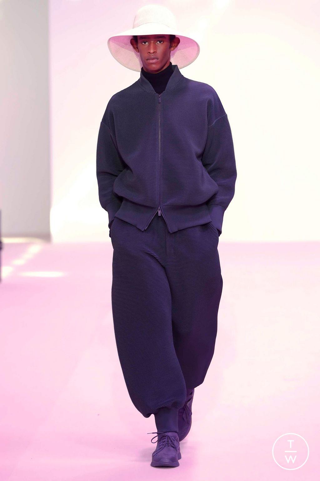 Fashion Week Paris Fall/Winter 2023 look 29 from the CFCL collection 女装