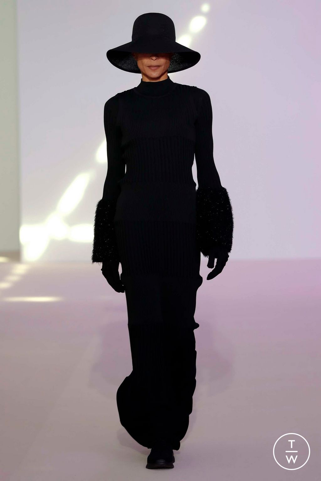 Fashion Week Paris Fall/Winter 2023 look 38 from the CFCL collection womenswear