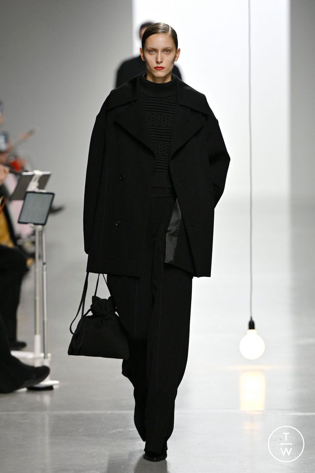 Fashion Week Paris Fall/Winter 2024 look 2 de la collection CFCL womenswear