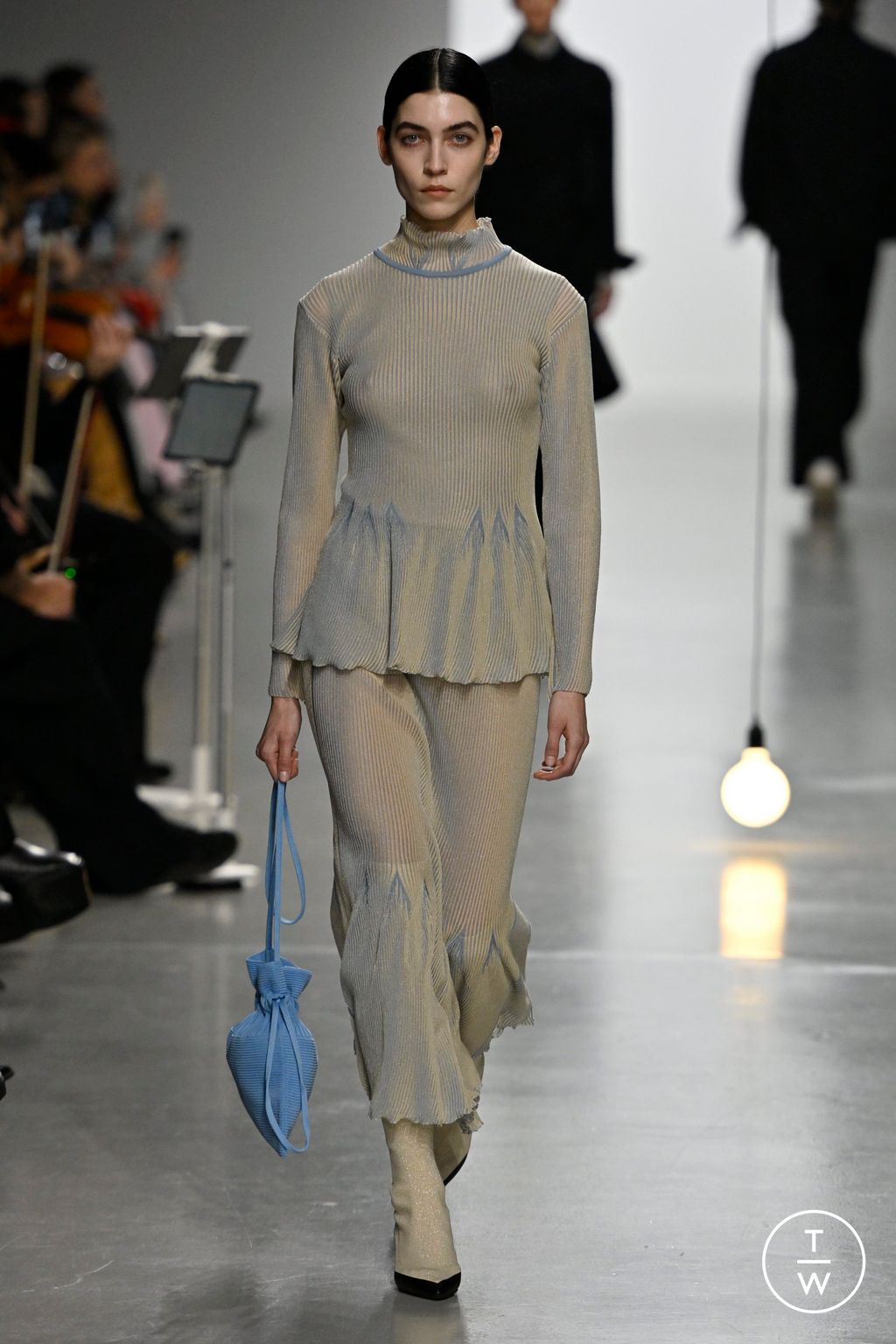 Fashion Week Paris Fall/Winter 2024 look 5 de la collection CFCL womenswear