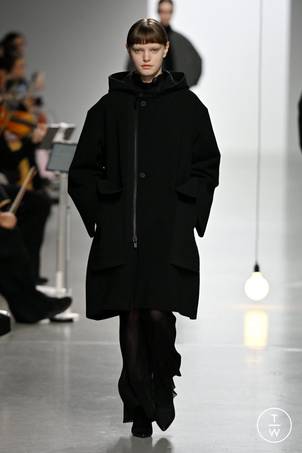 Fashion Week Paris Fall/Winter 2024 look 9 de la collection CFCL womenswear