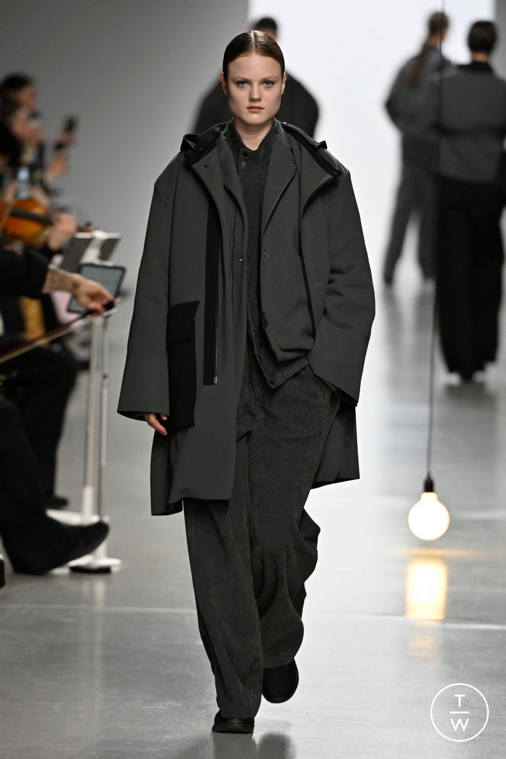 Fashion Week Paris Fall/Winter 2024 look 13 from the CFCL collection 女装