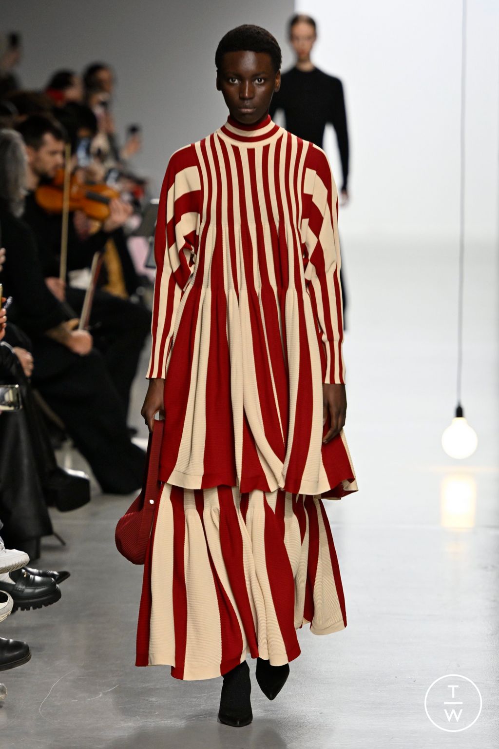 Fashion Week Paris Fall/Winter 2024 look 18 from the CFCL collection 女装