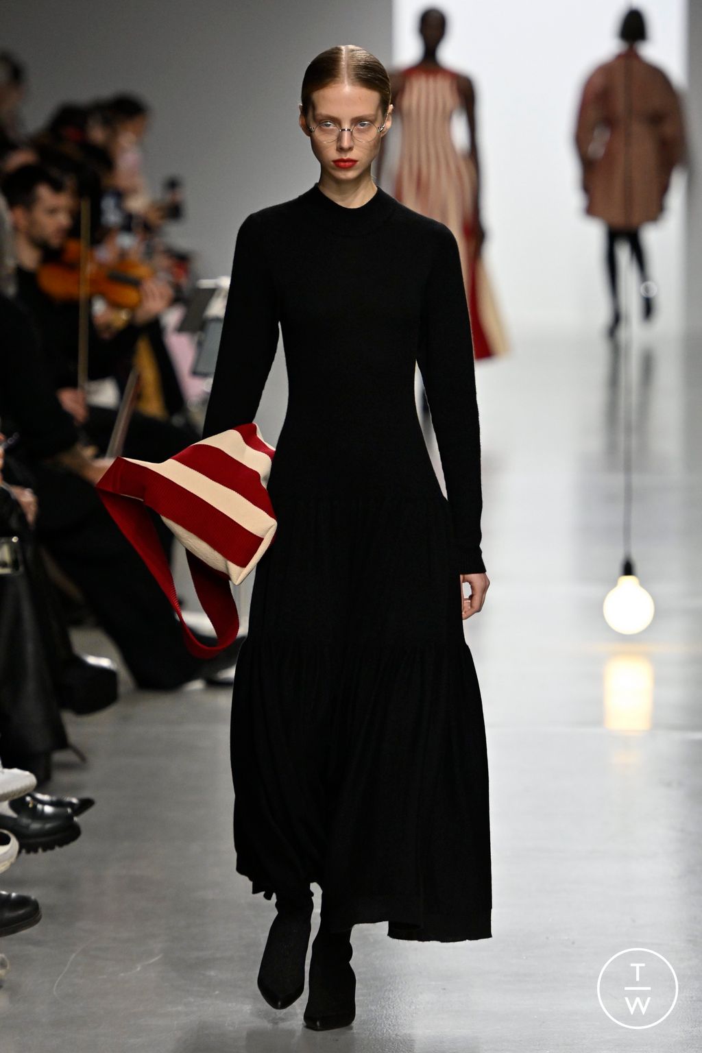 Fashion Week Paris Fall/Winter 2024 look 19 de la collection CFCL womenswear