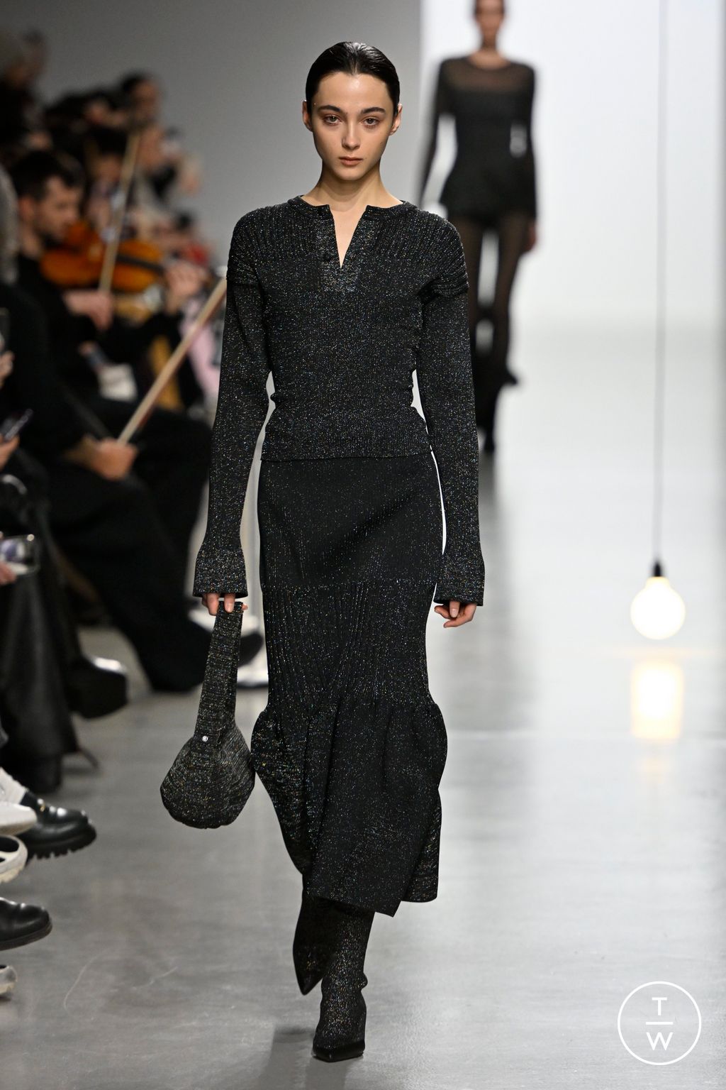 Fashion Week Paris Fall/Winter 2024 look 28 from the CFCL collection womenswear
