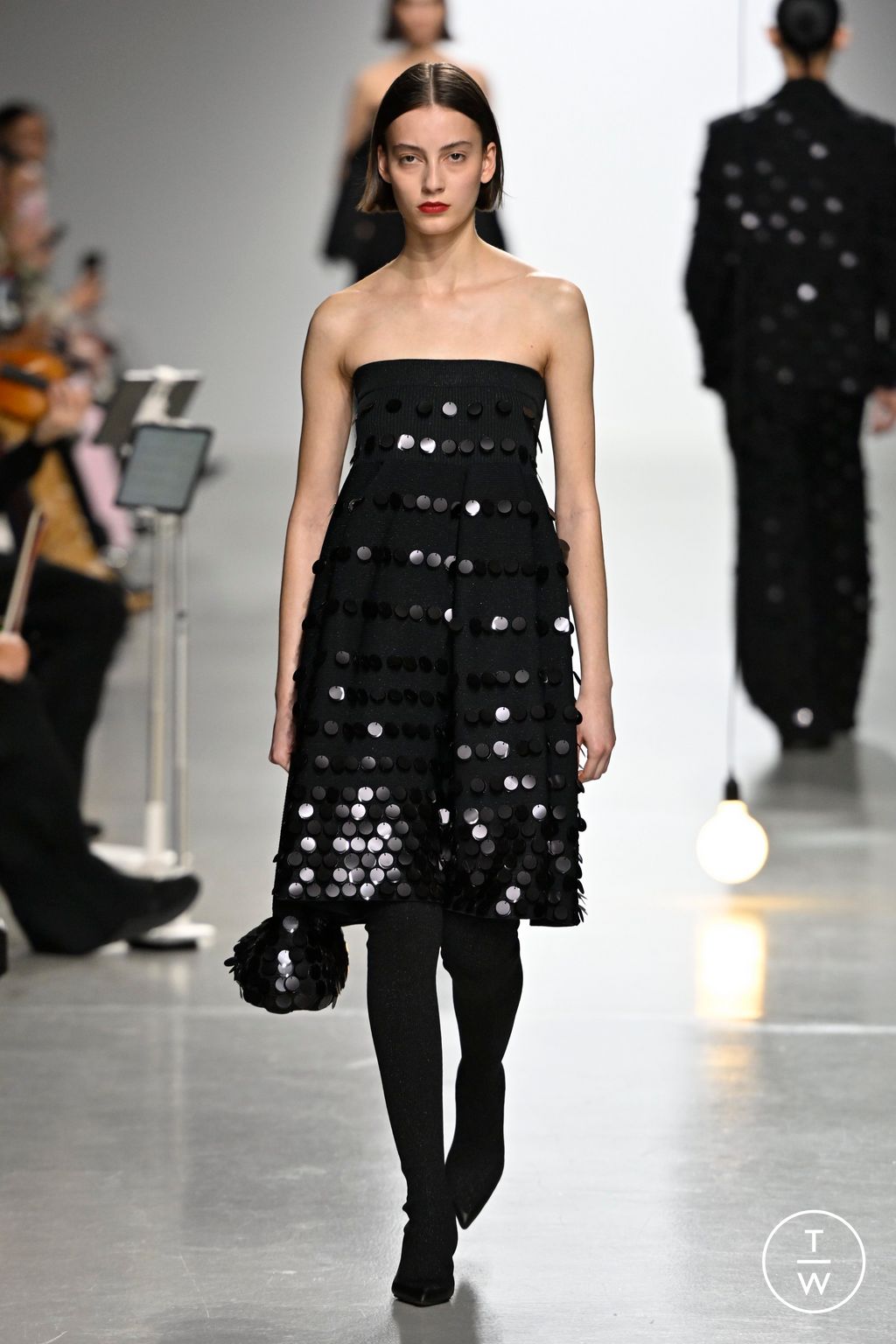 Fashion Week Paris Fall/Winter 2024 look 37 de la collection CFCL womenswear
