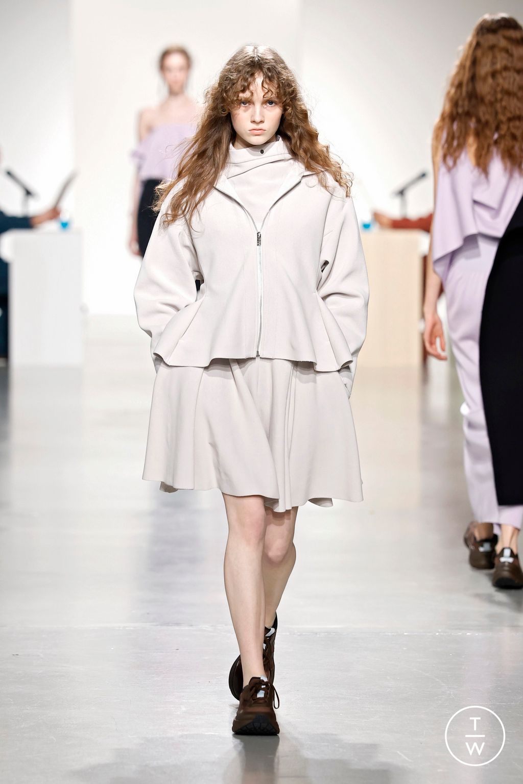 Fashion Week Paris Fall/Winter 2026 look 27 from the CFCL collection 女装