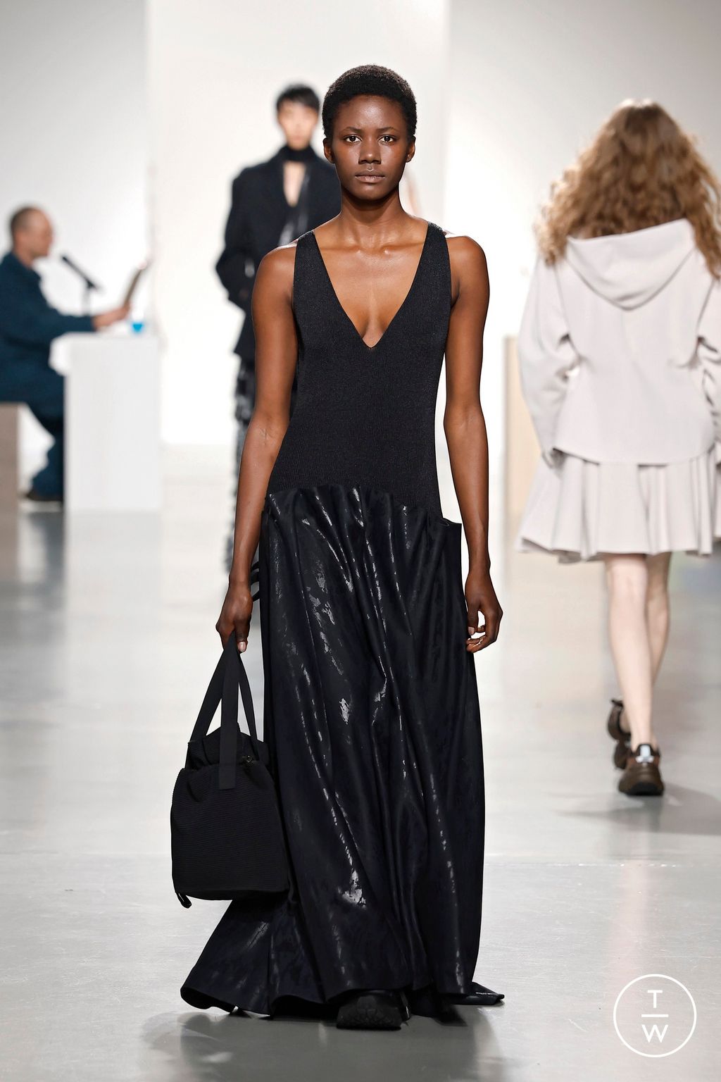 Fashion Week Paris Fall/Winter 2026 look 29 from the CFCL collection 女装