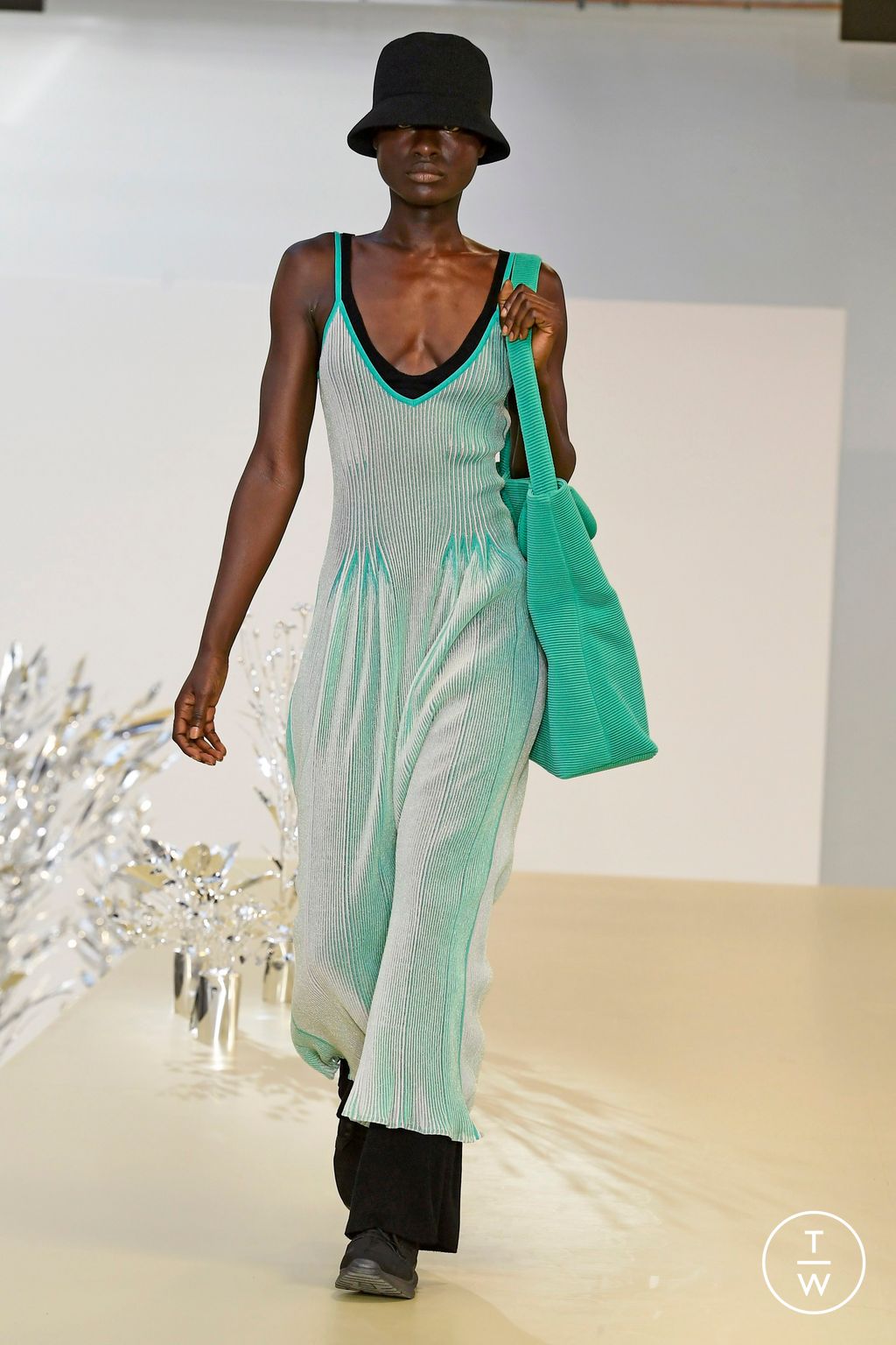Fashion Week Paris Spring/Summer 2024 look 18 from the CFCL collection womenswear