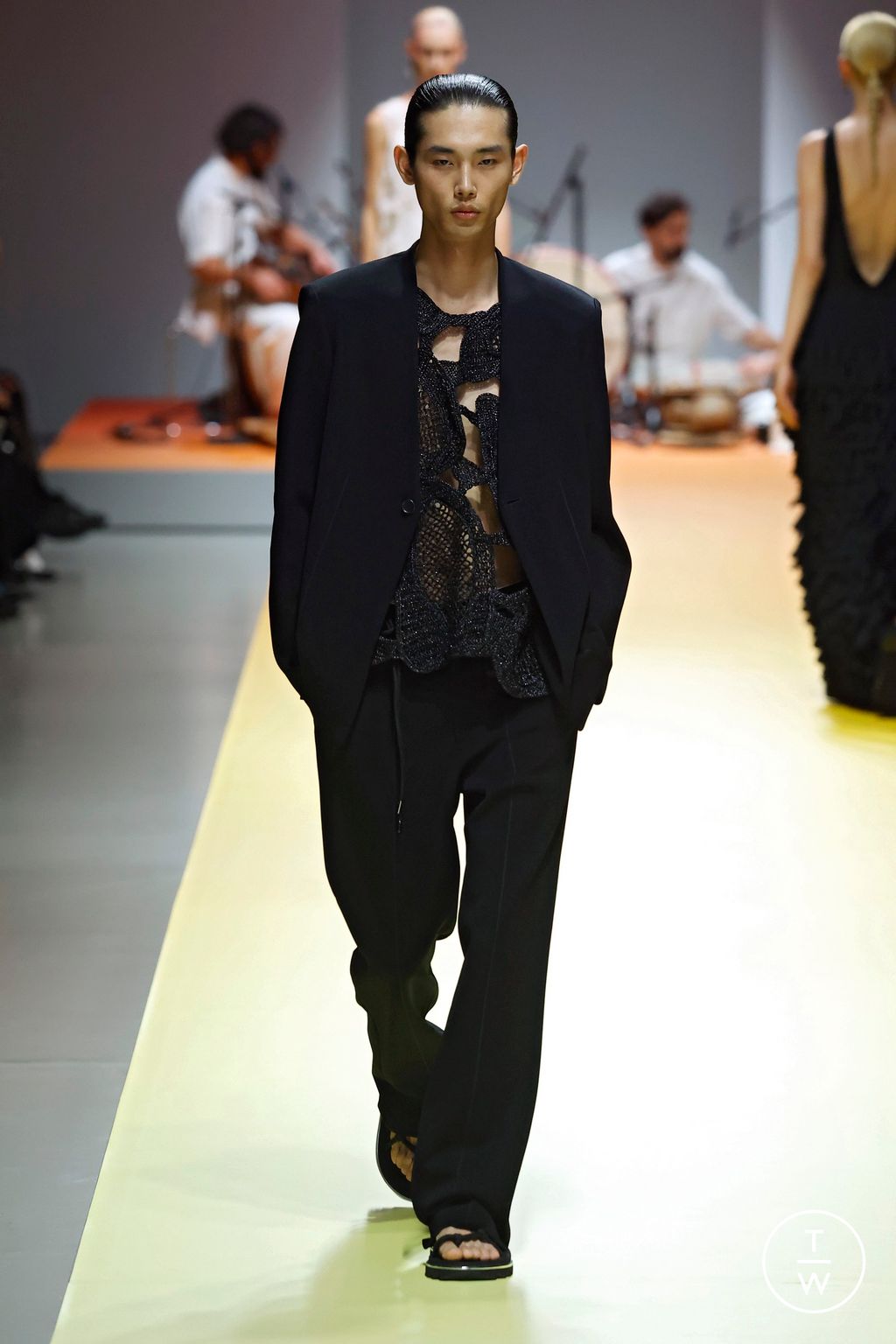 Fashion Week Paris Spring/Summer 2025 look 39 from the CFCL collection womenswear