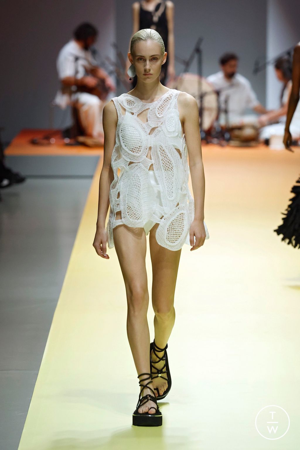 Fashion Week Paris Spring/Summer 2025 look 40 from the CFCL collection womenswear