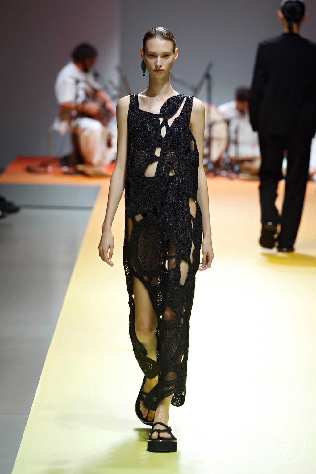 Fashion Week Paris Spring/Summer 2025 look 41 from the CFCL collection womenswear