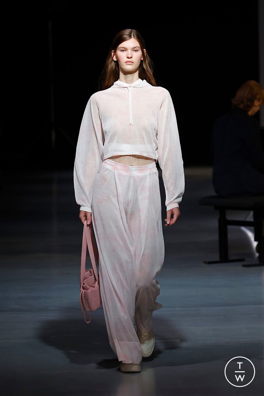 Fashion Week Paris Spring/Summer 2026 look 21 from the CFCL collection 女装