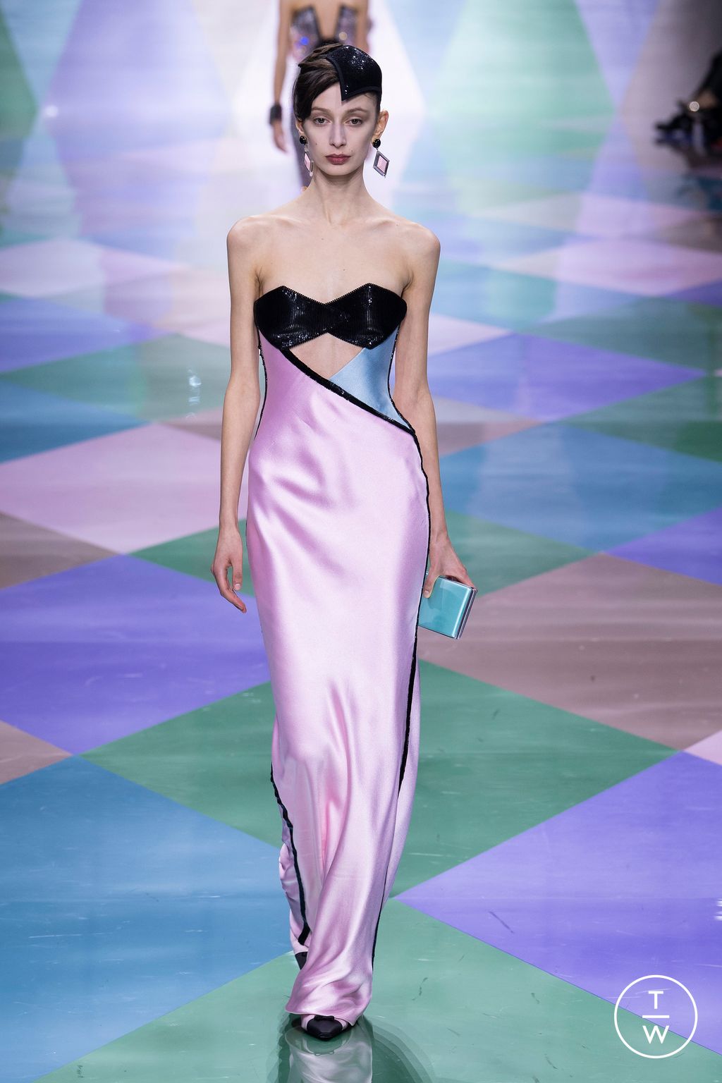 Fashion Week Paris Spring/Summer 2023 look 20 from the Giorgio Armani Privé collection 高级定制