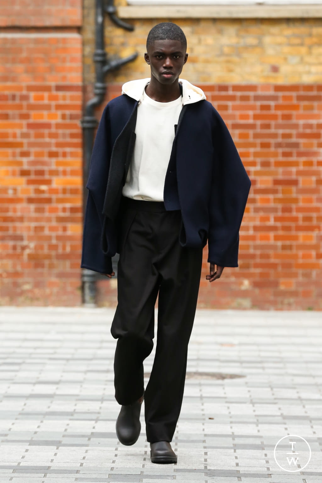 Fashion Week London Fall/Winter 2020 look 12 from the Chalayan collection menswear