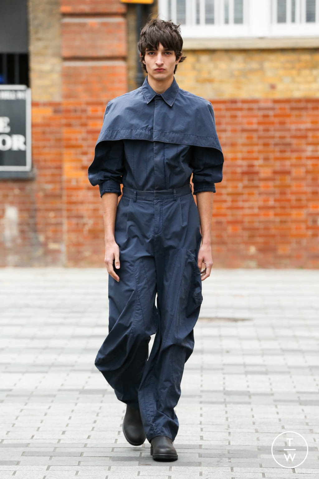 Fashion Week London Fall/Winter 2020 look 15 de la collection Chalayan menswear