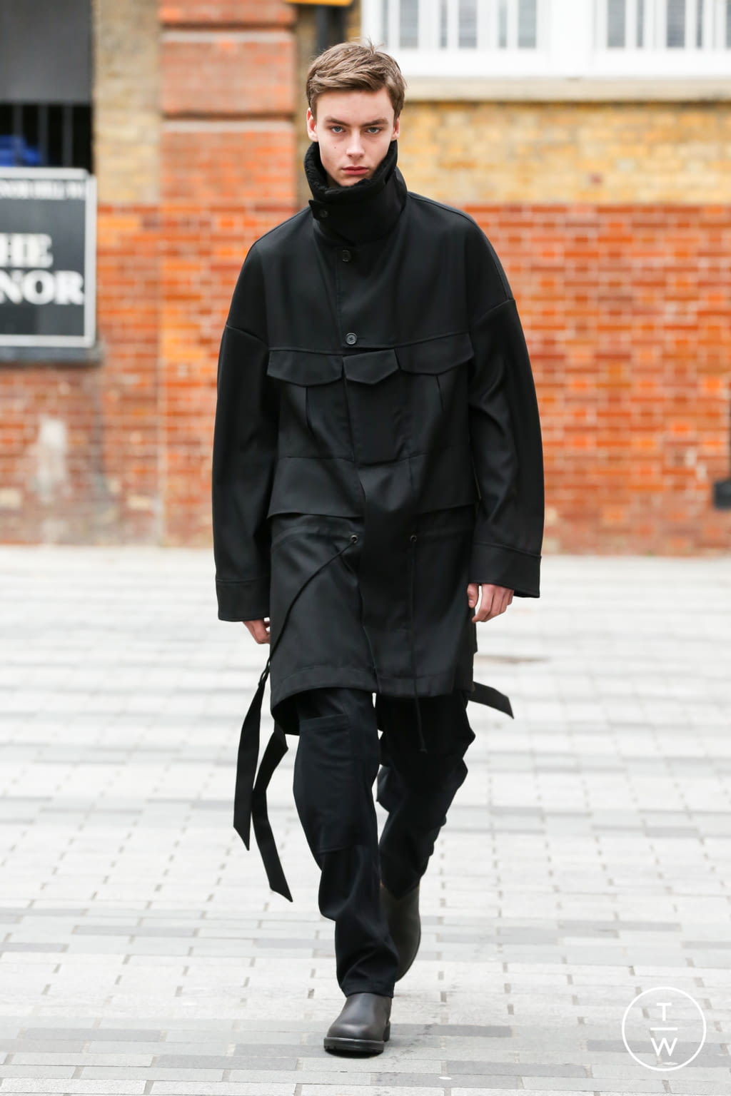Fashion Week London Fall/Winter 2020 look 16 from the Chalayan collection menswear