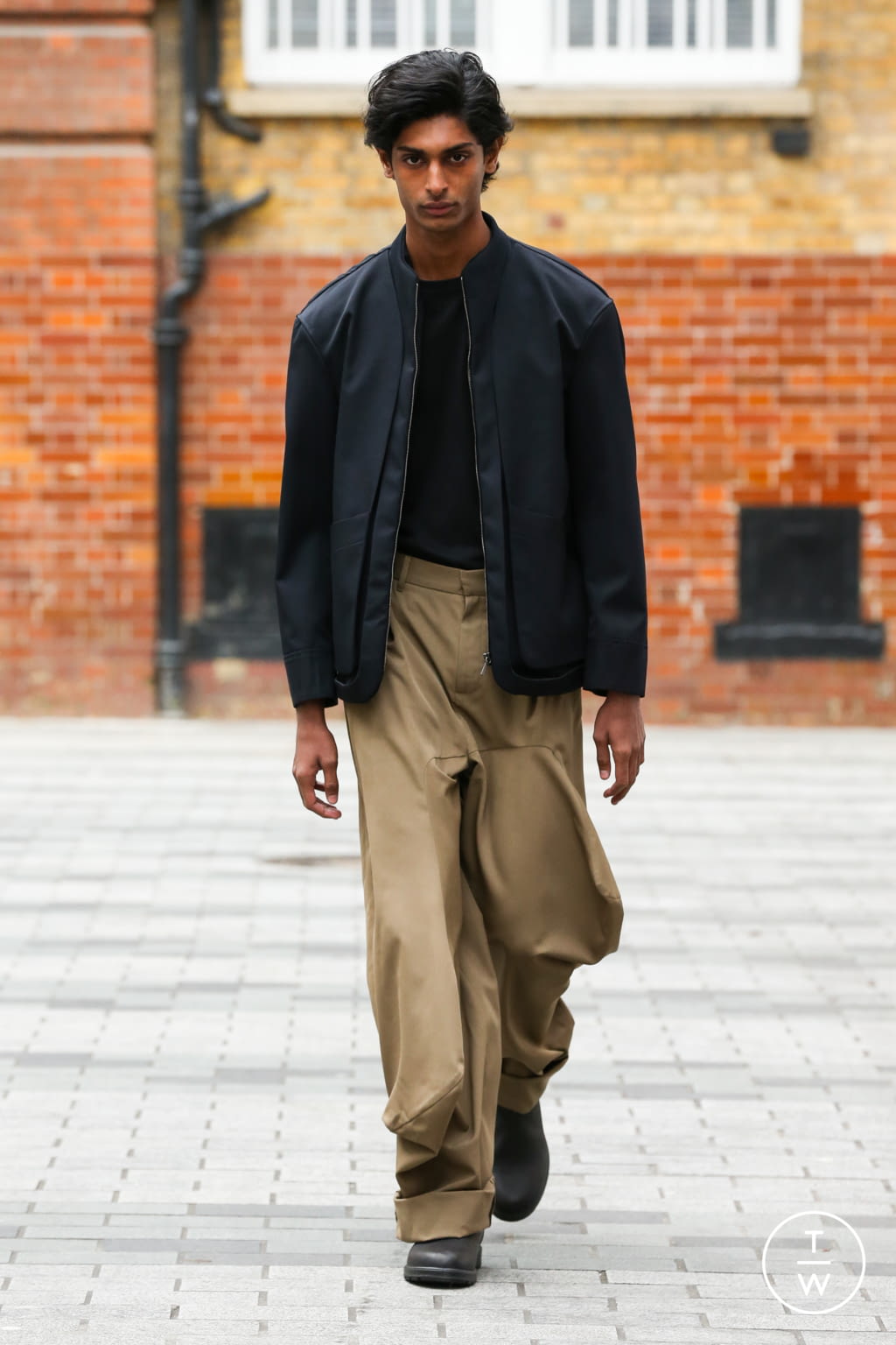 Fashion Week London Fall/Winter 2020 look 19 from the Chalayan collection menswear