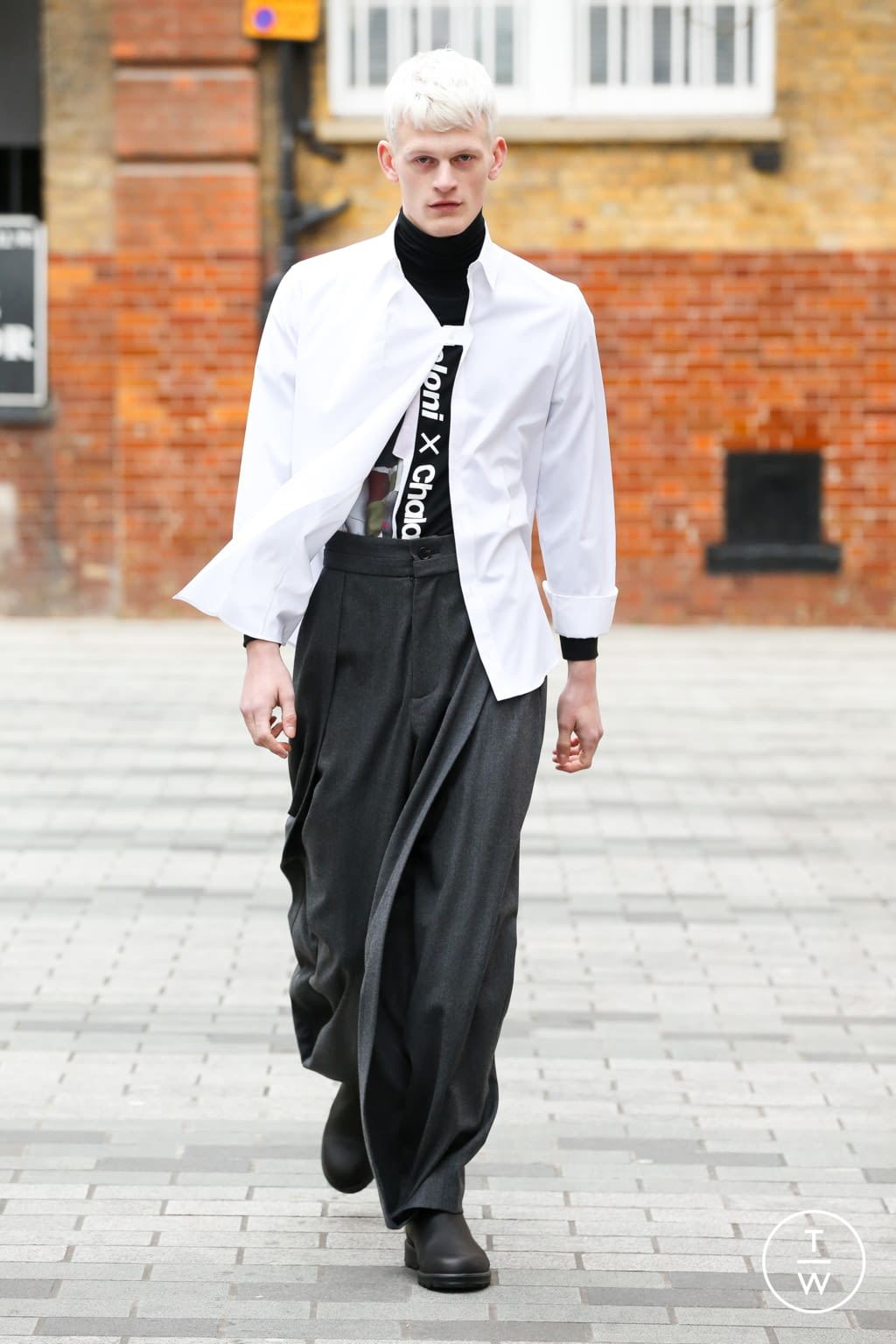 Fashion Week London Fall/Winter 2020 look 9 from the Chalayan collection menswear