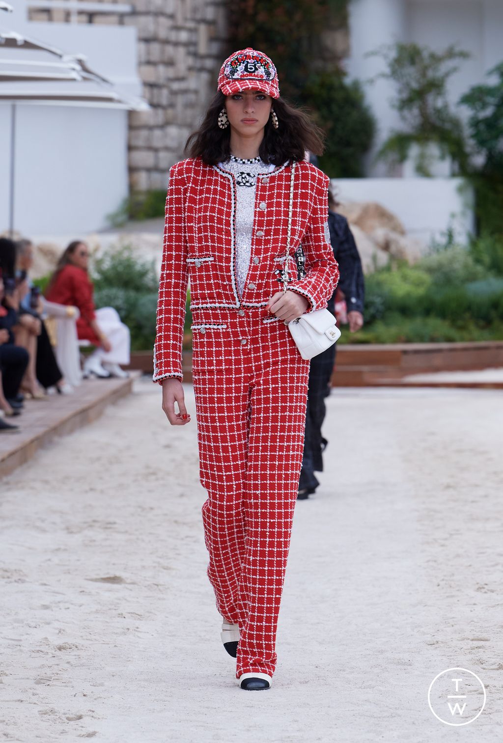 Fashion Week Paris Resort 2023 look 1 from the Chanel collection womenswear