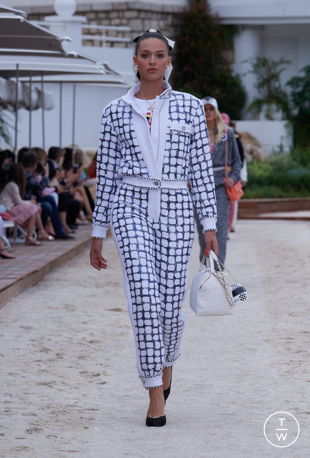 Fashion Week Paris Resort 2023 look 7 from the Chanel collection 女装