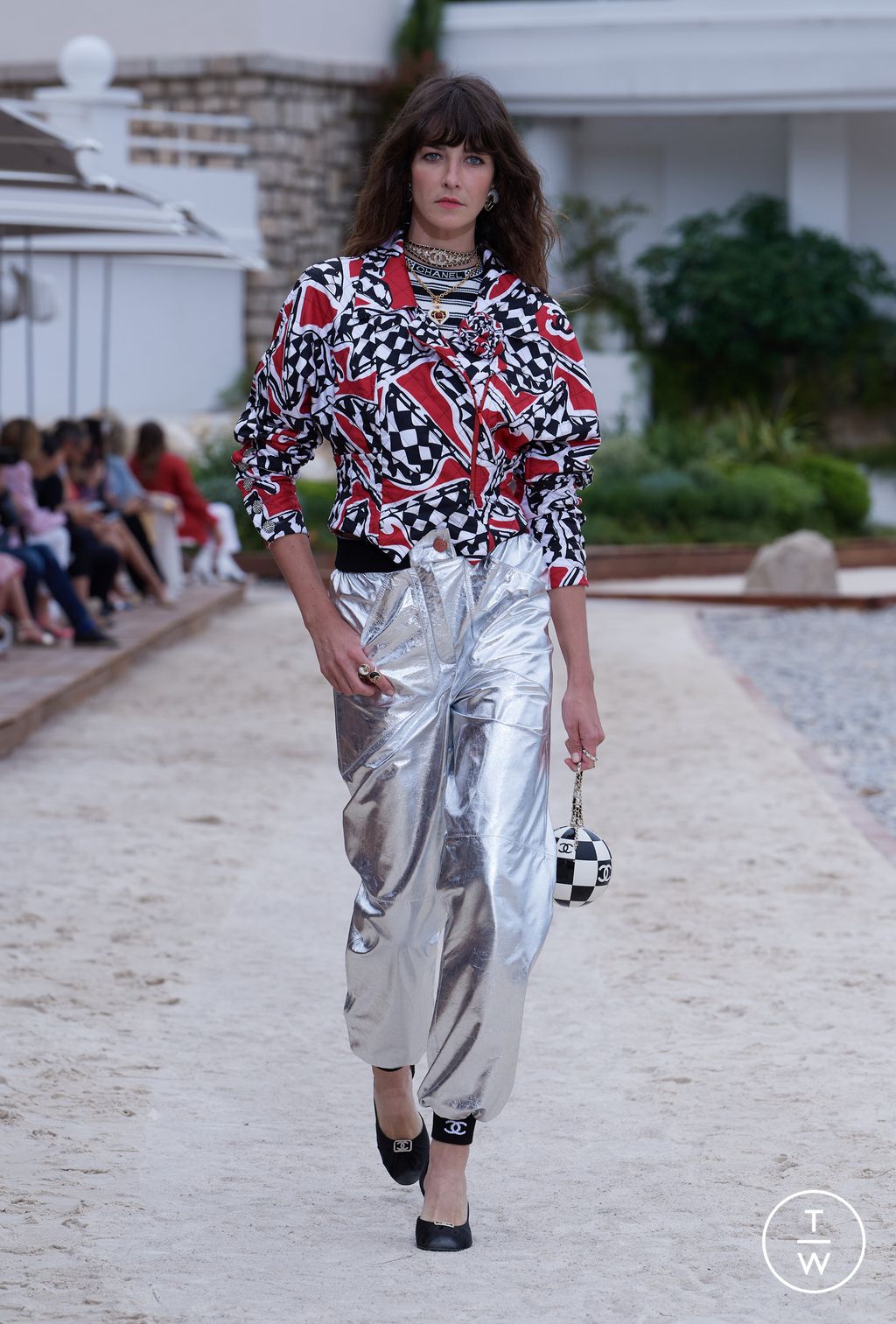 Fashion Week Paris Resort 2023 look 19 from the Chanel collection womenswear