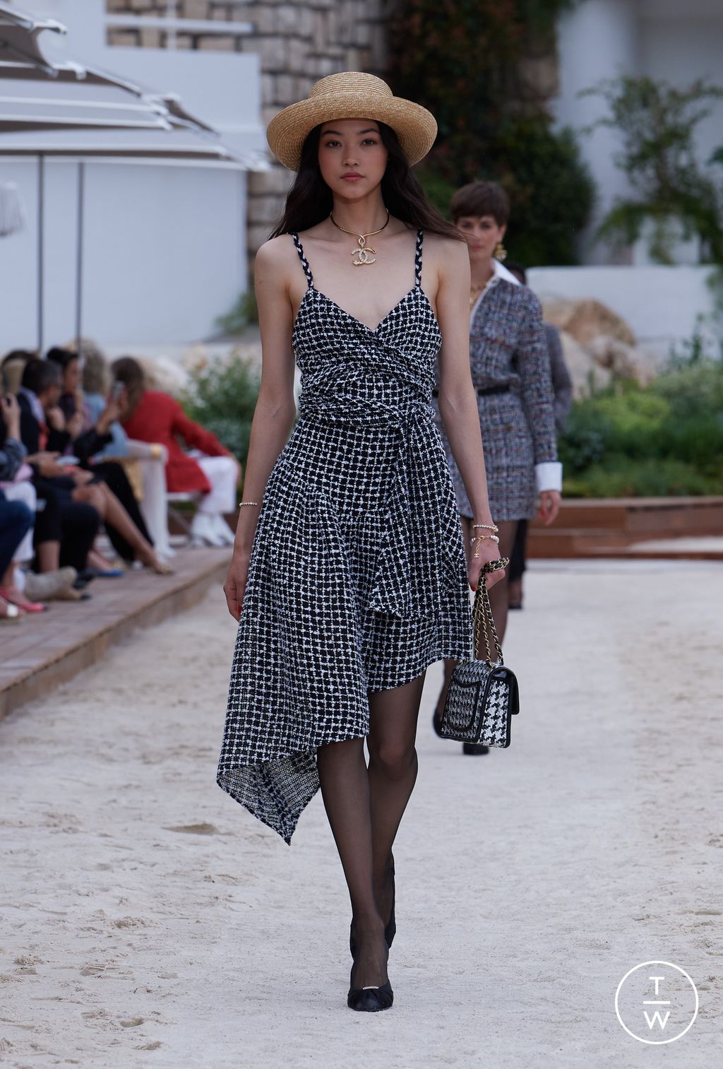 Fashion Week Paris Resort 2023 look 25 de la collection Chanel womenswear