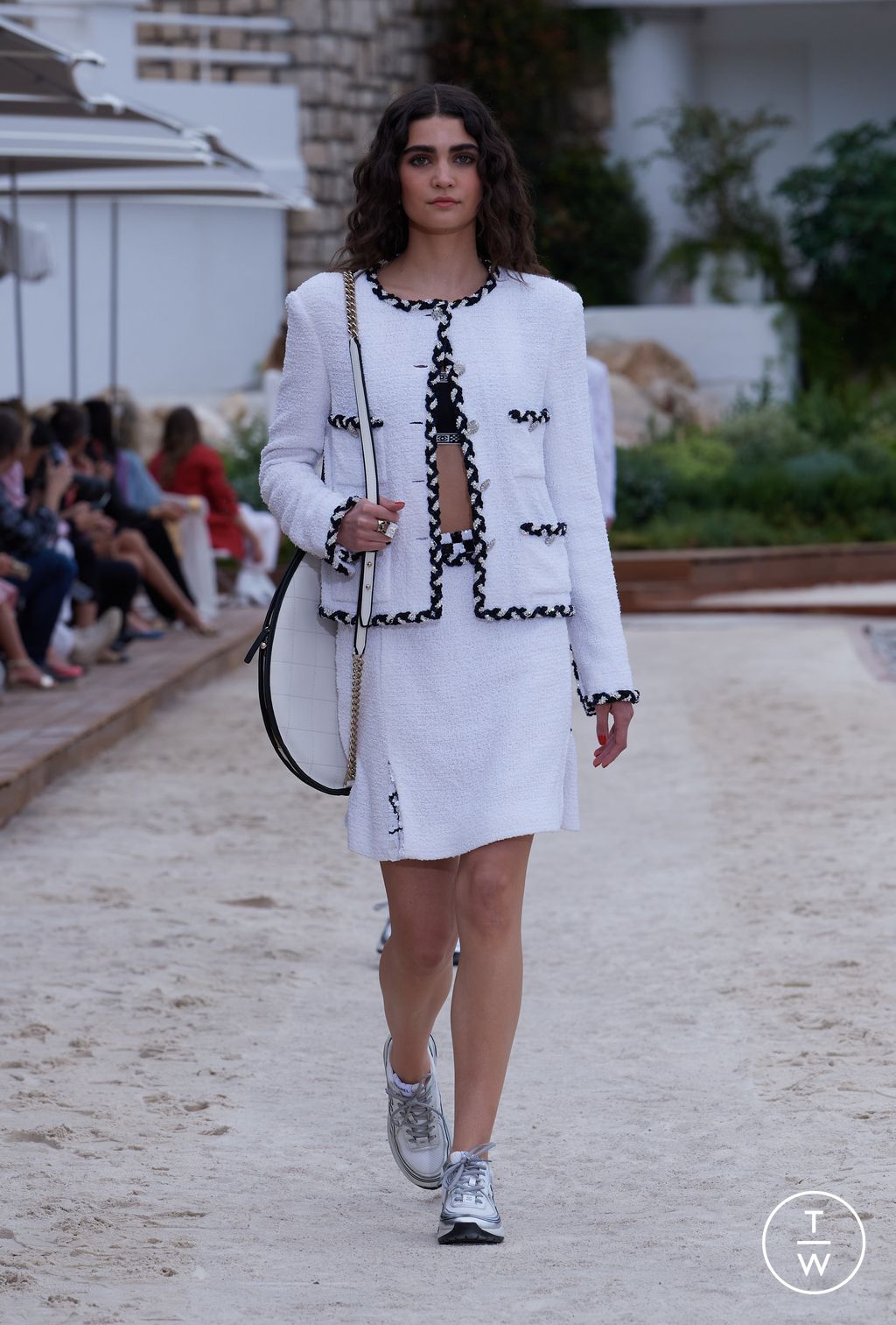 Fashion Week Paris Resort 2023 look 33 from the Chanel collection womenswear