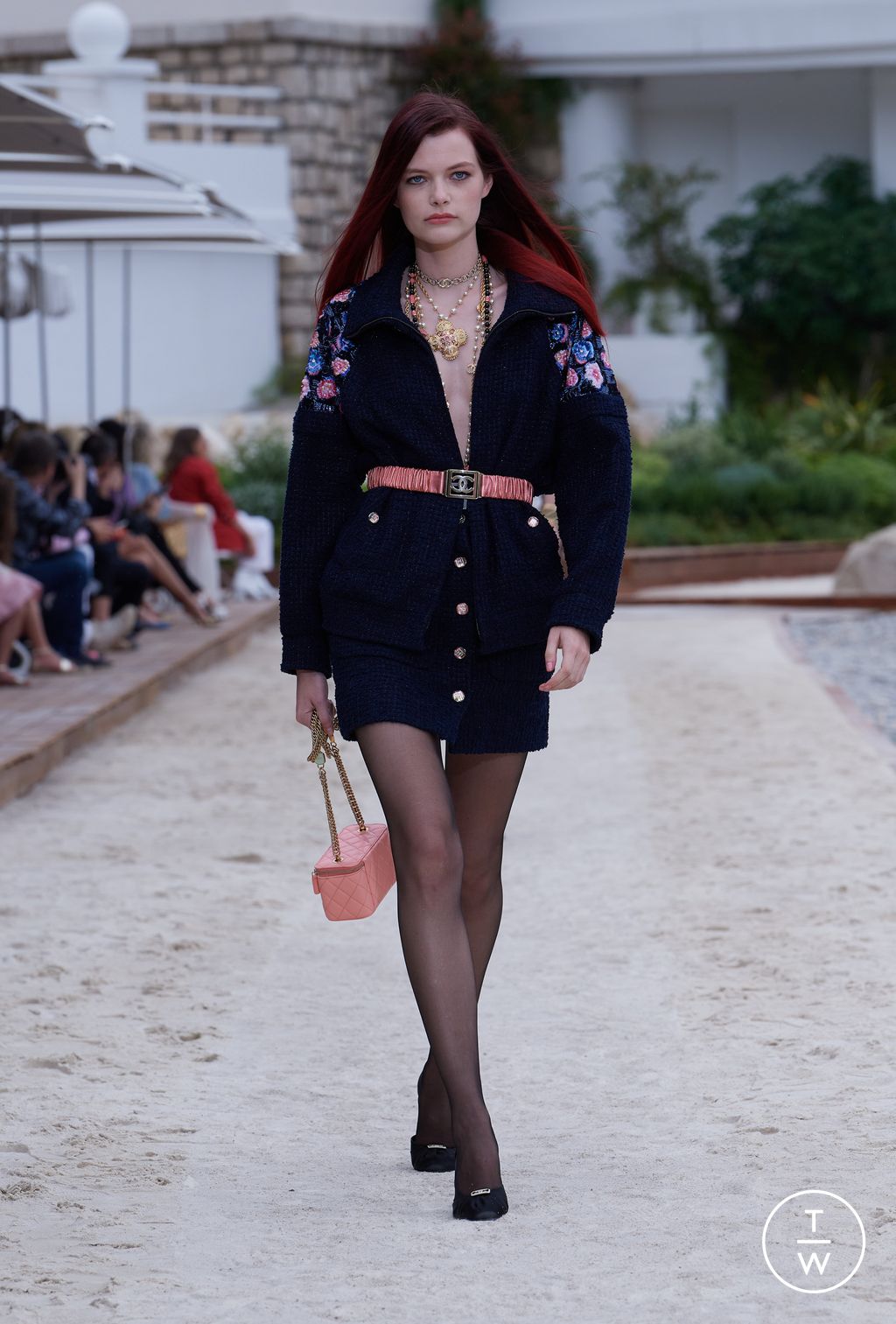 Fashion Week Paris Resort 2023 look 40 from the Chanel collection womenswear