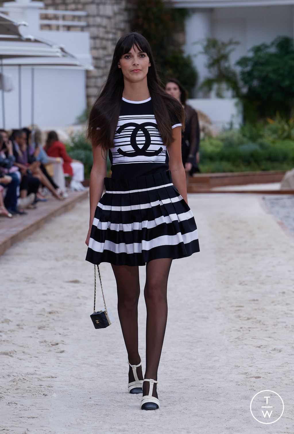 Fashion Week Paris Resort 2023 look 43 from the Chanel collection womenswear