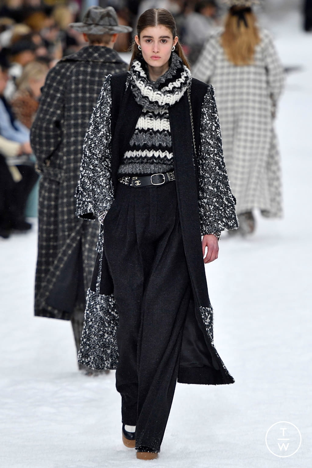 Fashion Week Paris Fall/Winter 2019 look 8 from the Chanel collection womenswear