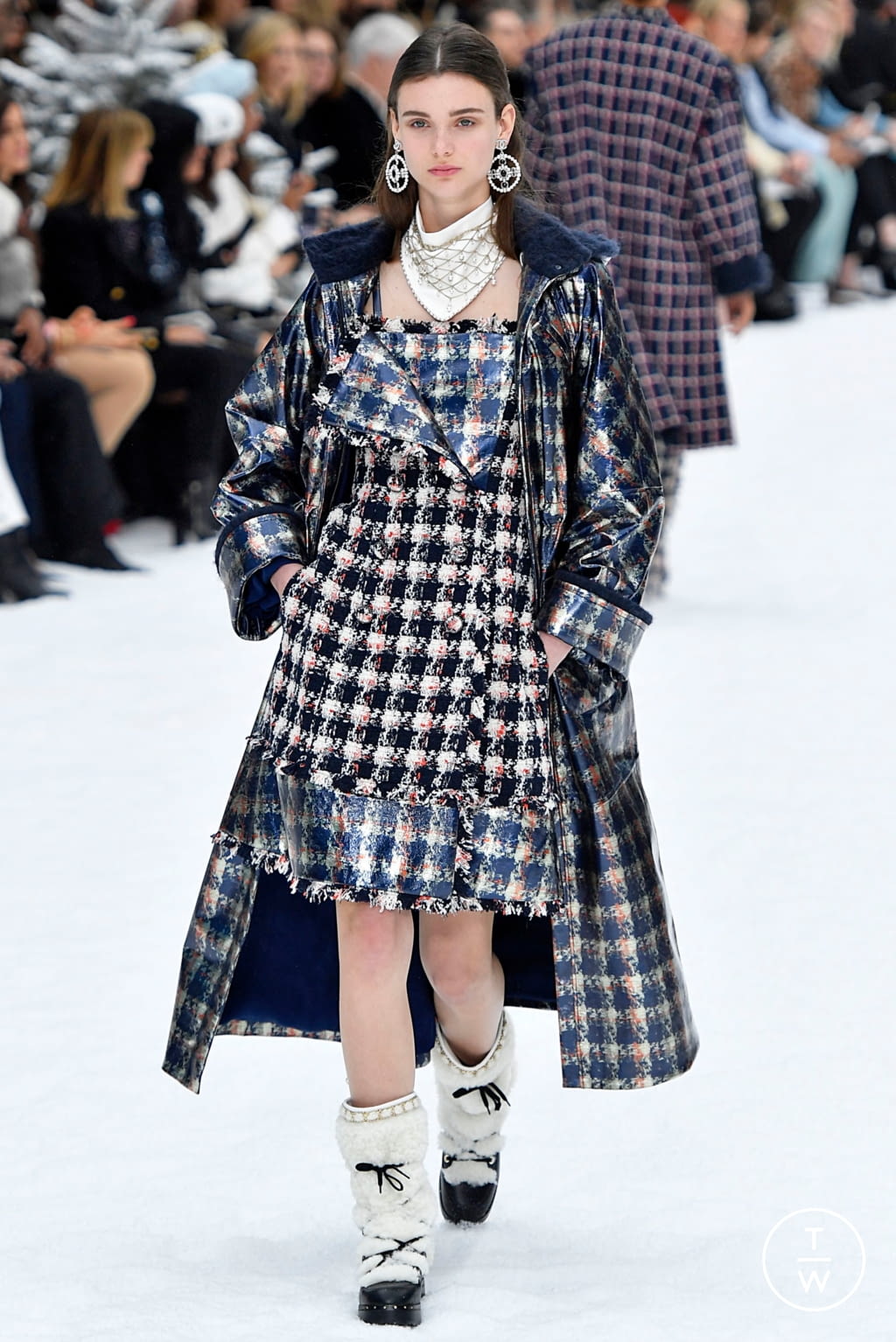 Fashion Week Paris Fall/Winter 2019 look 32 from the Chanel collection womenswear