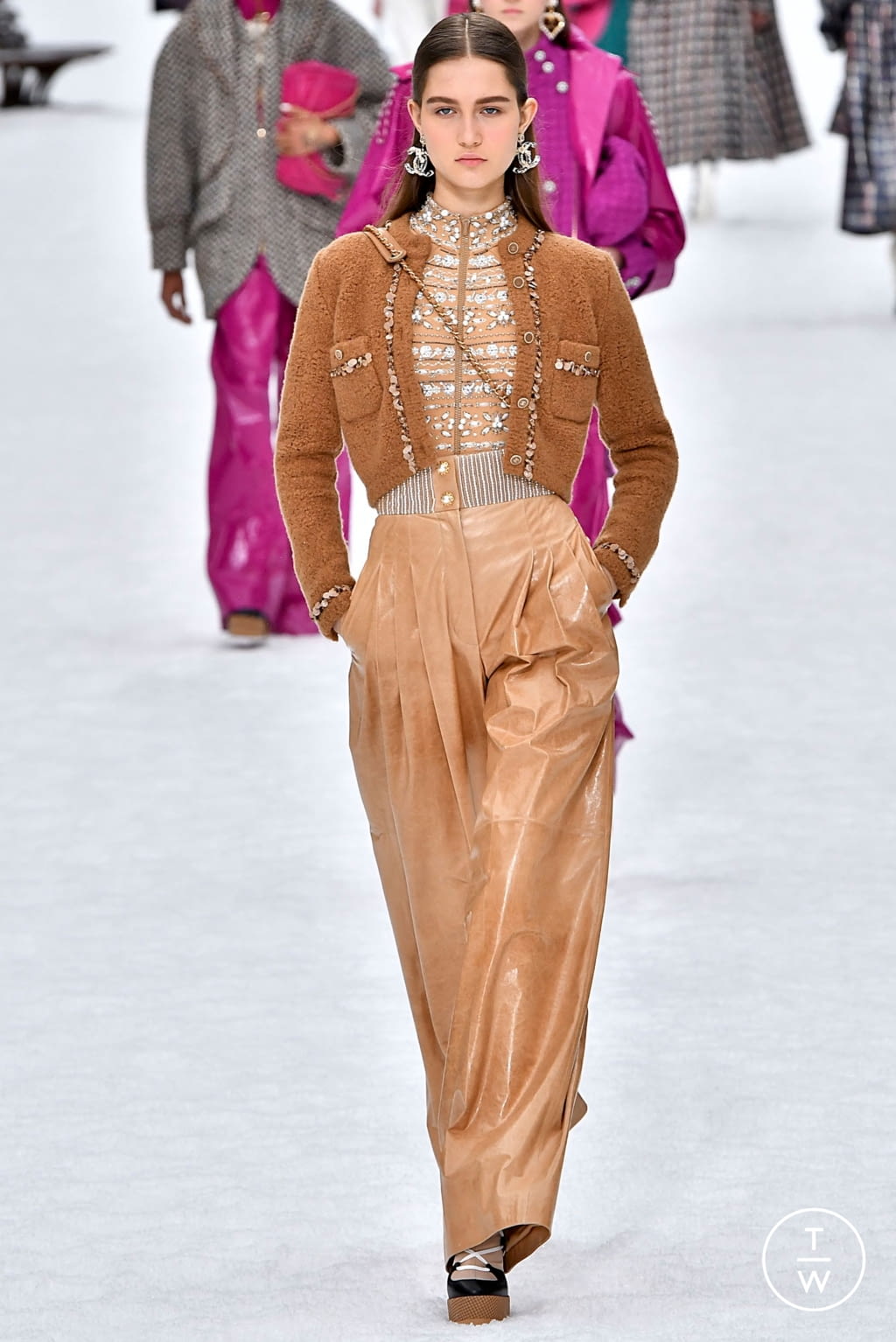 Fashion Week Paris Fall/Winter 2019 look 37 from the Chanel collection womenswear