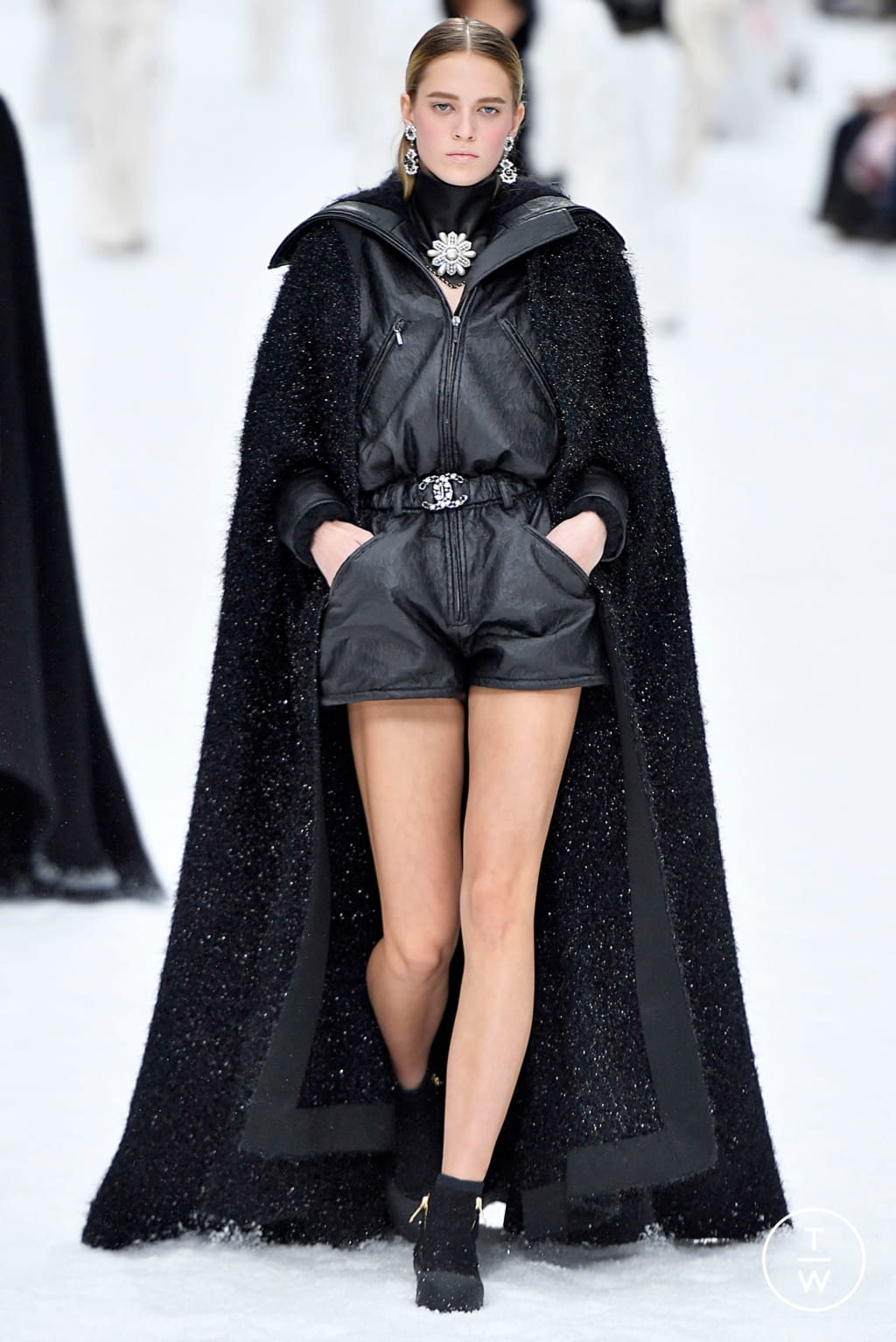 Fashion Week Paris Fall/Winter 2019 look 57 from the Chanel collection womenswear