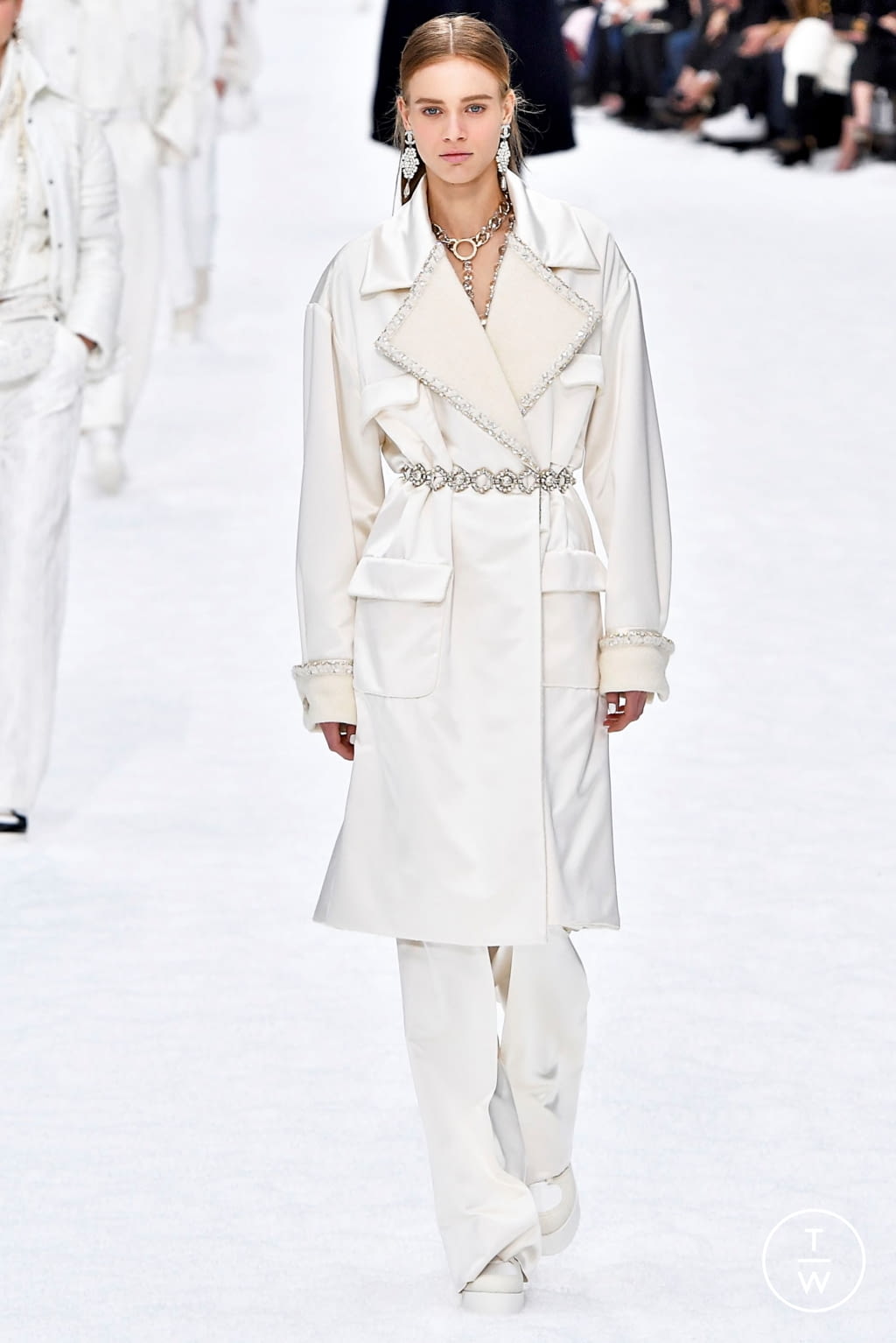Fashion Week Paris Fall/Winter 2019 look 62 from the Chanel collection womenswear