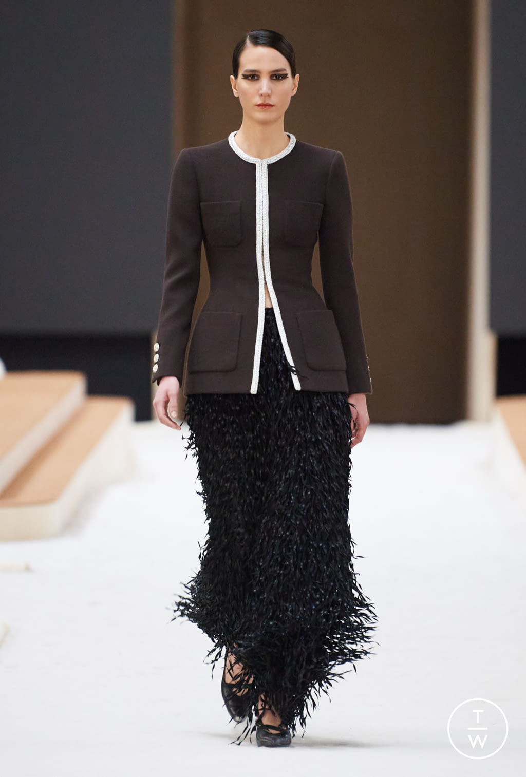 Fashion Week Paris Spring/Summer 2022 look 4 from the Chanel collection couture