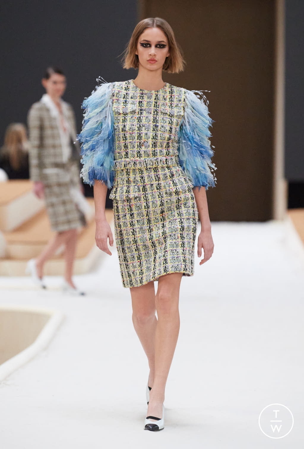 Fashion Week Paris Spring/Summer 2022 look 13 from the Chanel collection couture